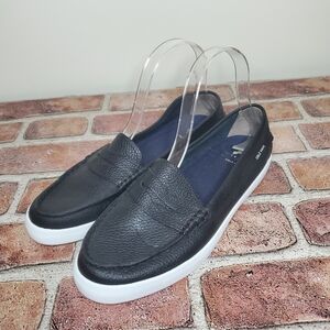 Cole Haan Women's Nantucket Black Loafer Size 8